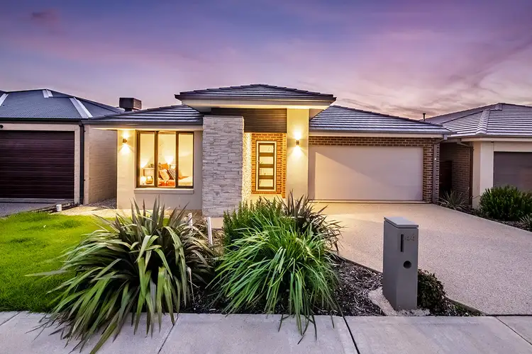 44 Barley Crescent, Clyde North VIC 3978