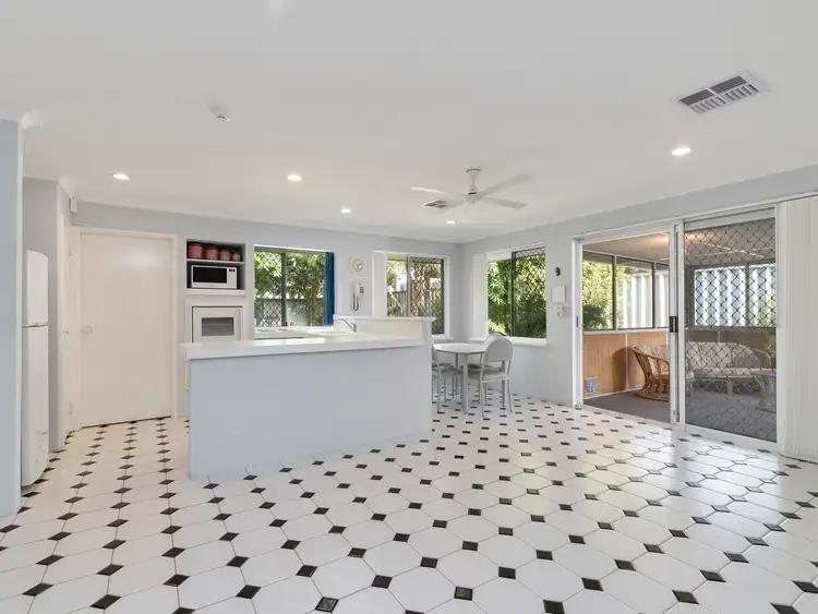 Fifth view of Homely house listing, 2 Esther Place, Gosnells WA 6110