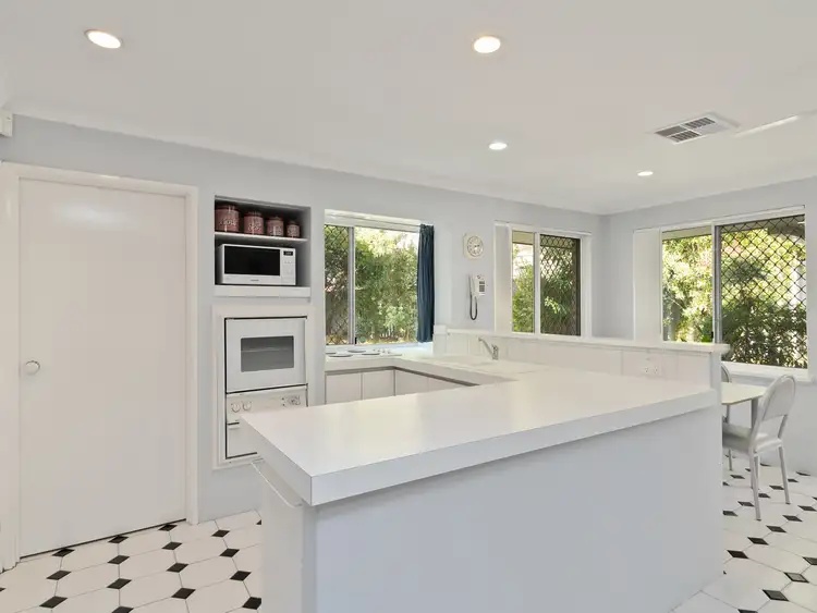 Seventh view of Homely house listing, 2 Esther Place, Gosnells WA 6110