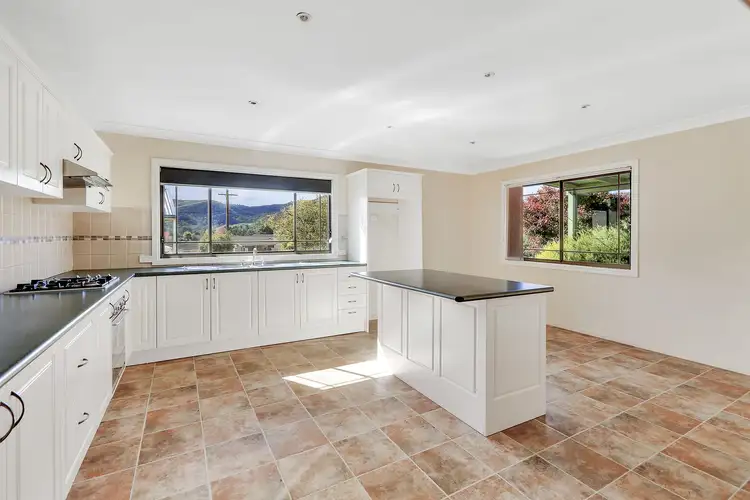 2 Tweed, Lithgow NSW 2790