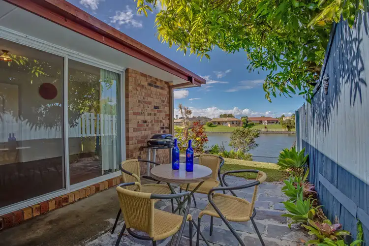 19 Southlake Drive, Varsity Lakes QLD 4227