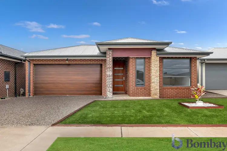 9 Onoway Approach, Mickleham VIC 3064