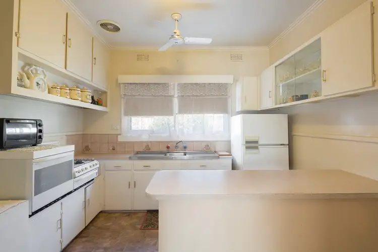 Fourth view of Homely house listing, 10 Bailey Court, Springvale VIC 3171
