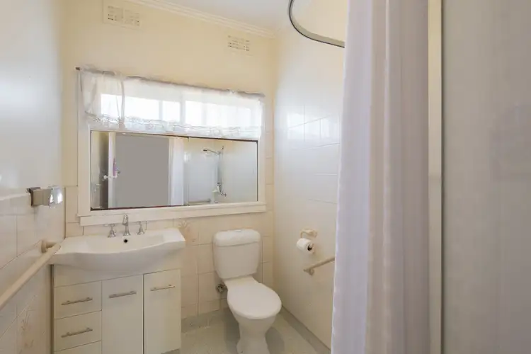 Fifth view of Homely house listing, 10 Bailey Court, Springvale VIC 3171