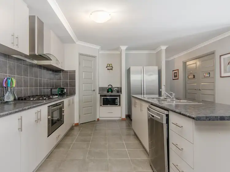 Sixth view of Homely house listing, 21 Milverton Loop, Leda WA 6170