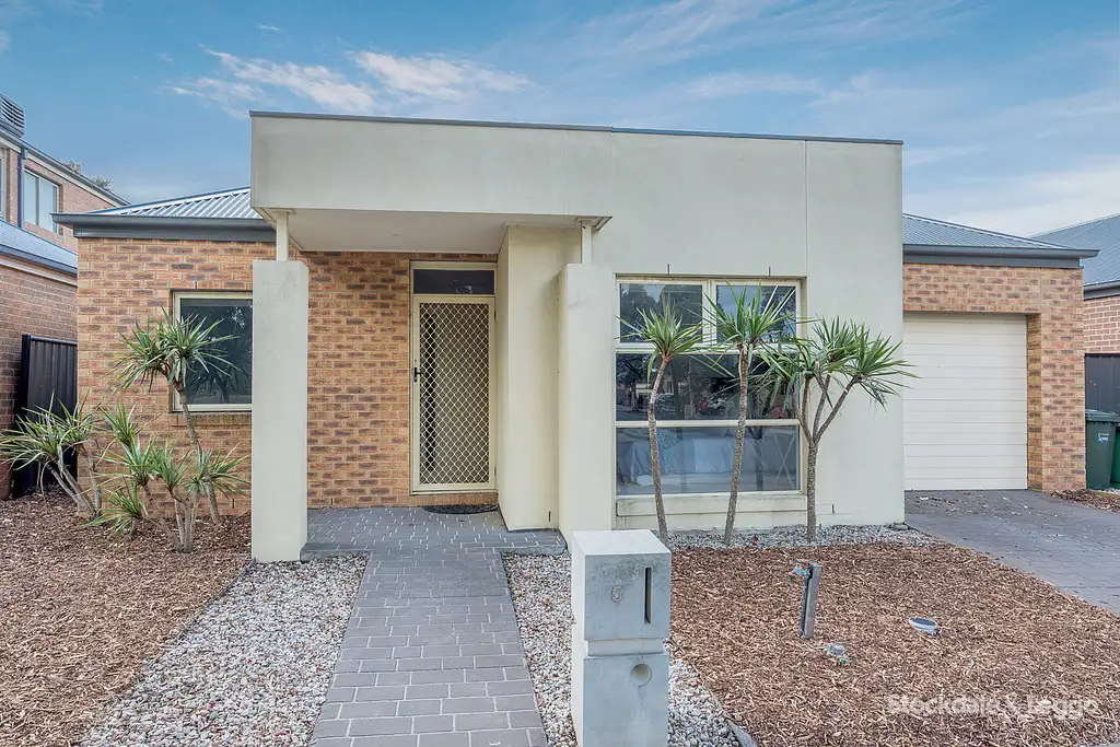 Main view of Homely house listing, 5 Northumberland Circuit, Craigieburn VIC 3064