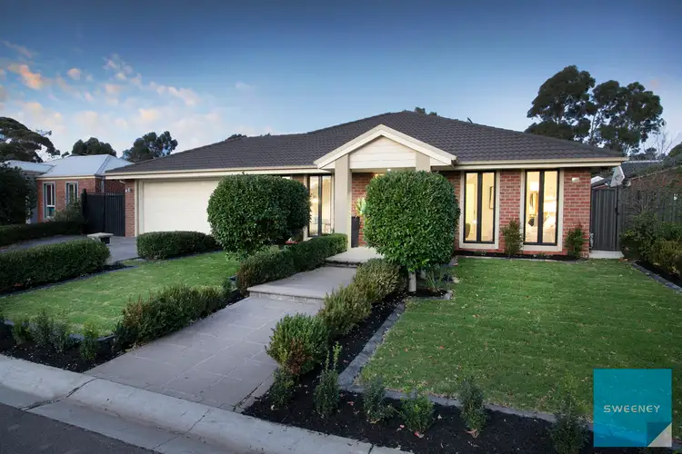 6 Dickerson Way, Caroline Springs VIC 3023