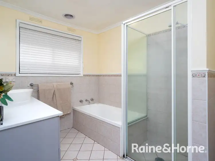 Fifth view of Homely house listing, 18 Merinda Crescent, Kooringal NSW 2650