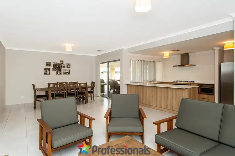 8 Brackenridge Ramble, Meadow Springs WA 6210