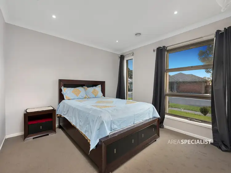 Seventh view of Homely house listing, 7 Livida Circuit, Lyndhurst VIC 3975