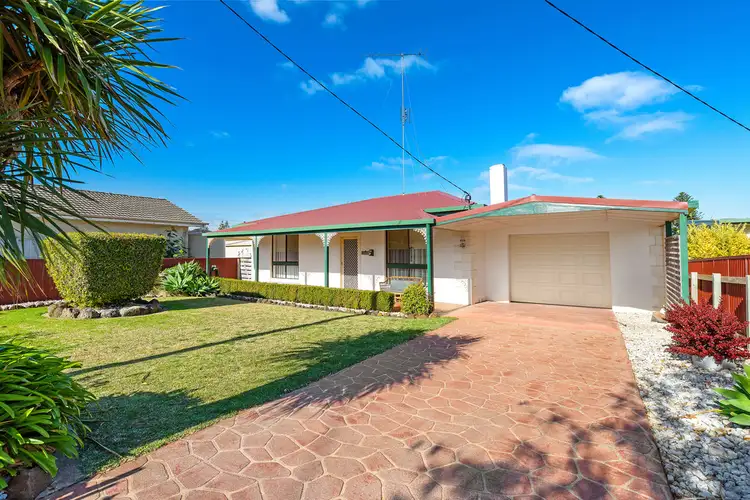 16 Neil Black Street, Nelson VIC 3292