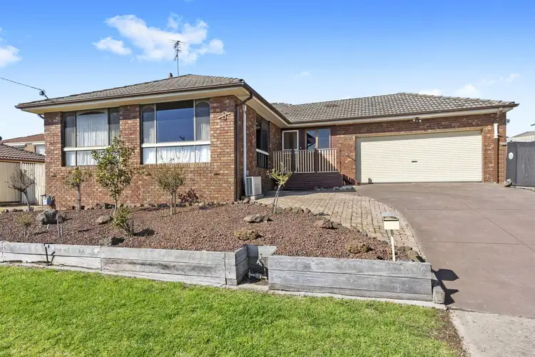 8 Woodleigh Close, Leopold VIC 3224