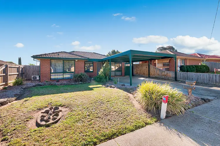 35 Lamont Crescent, Cranbourne VIC 3977