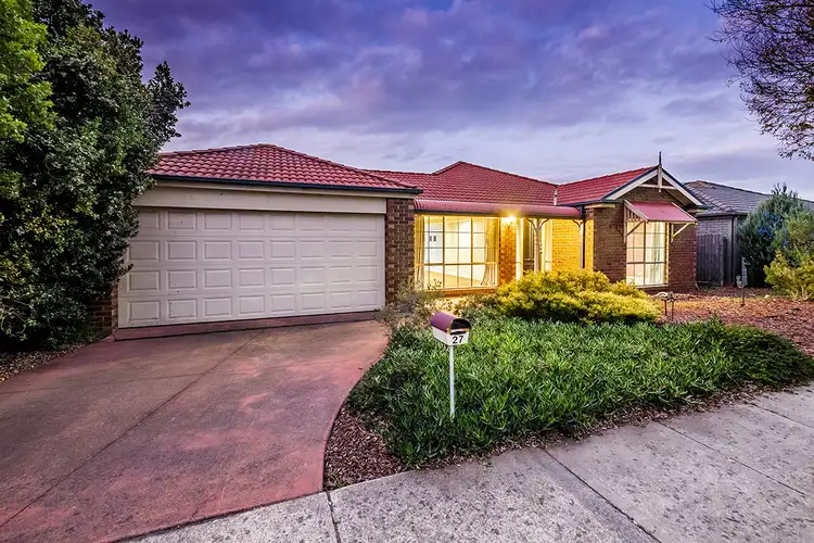 27 Sinatra Way, Cranbourne East VIC 3977
