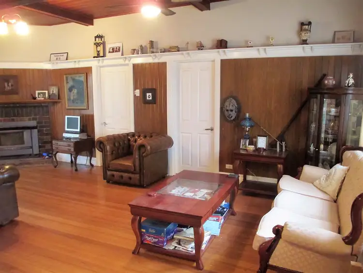 Second view of Homely house listing, 4 Aitken St, Alexandra VIC 3714