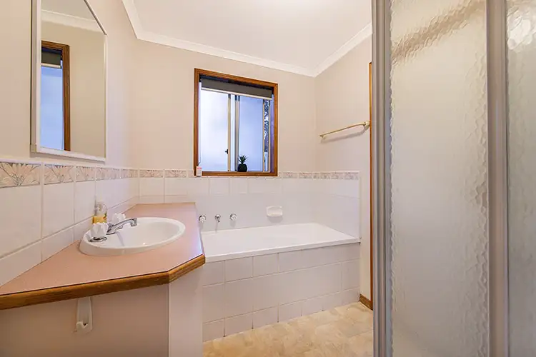 Fifth view of Homely unit listing, 5A Barilla Court, Cranbourne VIC 3977
