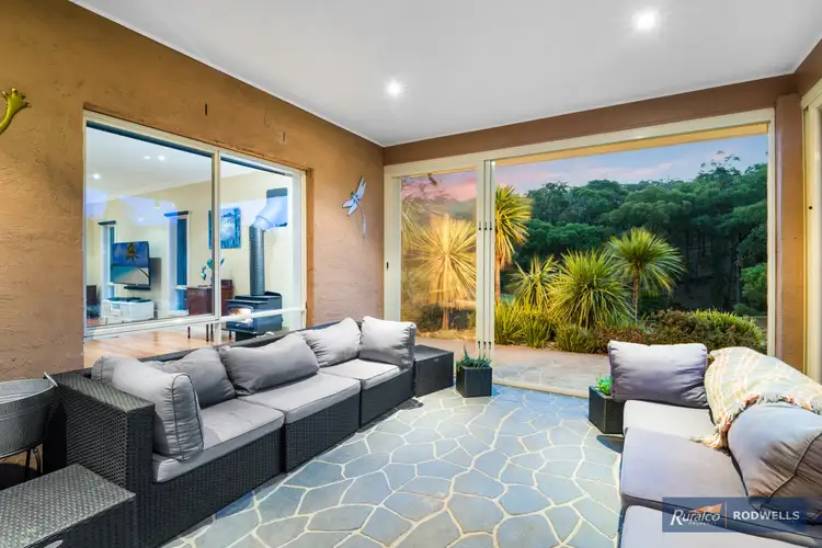 Seventh view of Homely house listing, 4 Grenfell Close, Hidden Valley VIC 3756