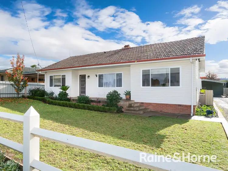 9 The Boulevarde, Kooringal NSW 2650