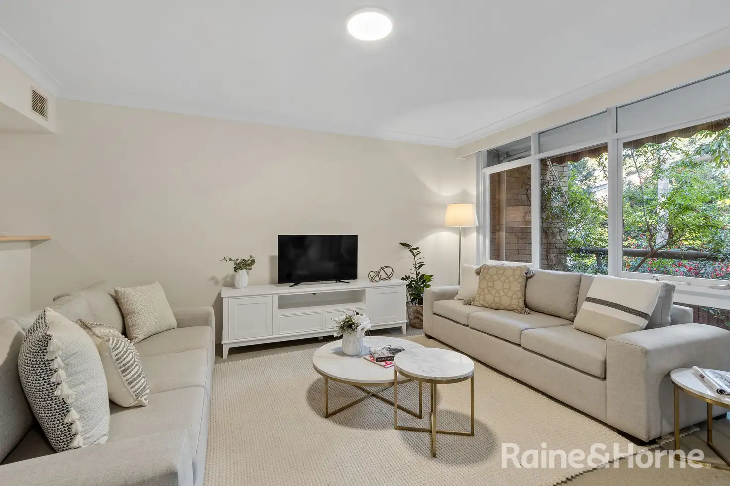 Main view of Homely unit listing, 15/4 Riley Street, North Sydney NSW 2060