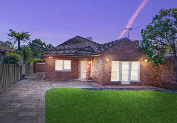 4 Caloola Crescent, Beverly Hills NSW 2209