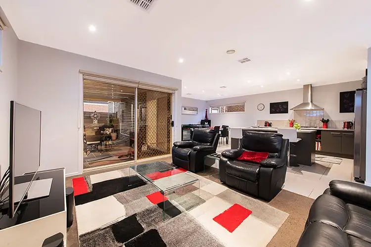 31 Sierra Walk, Cranbourne North VIC 3977