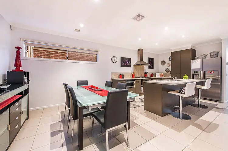 Fifth view of Homely house listing, 31 Sierra Walk, Cranbourne North VIC 3977