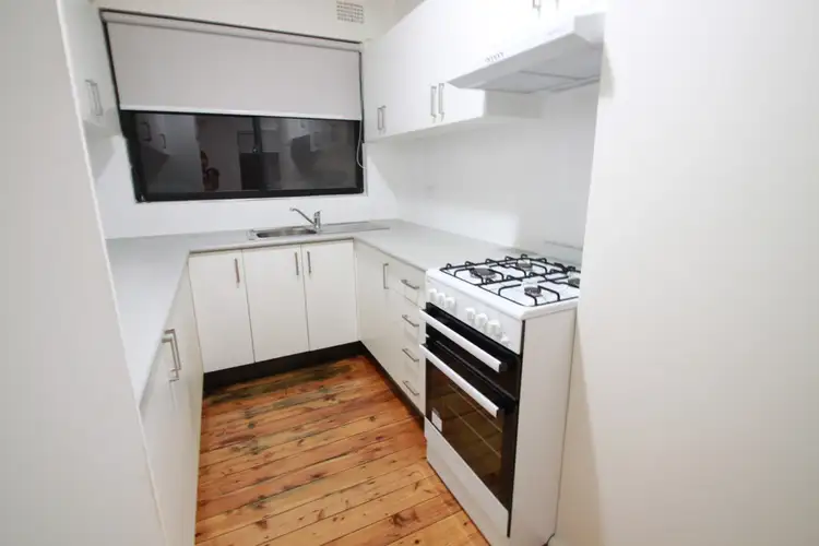 2/14 Myee street