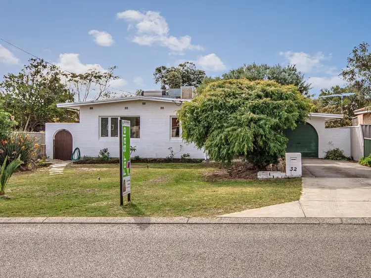 32 Dawson Way, Parmelia WA 6167