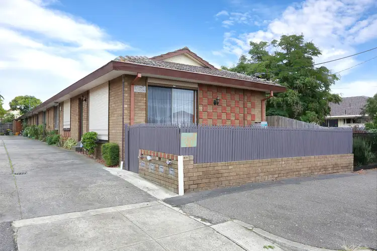 Main view of Homely unit listing, 2/9 Larnoo Avenue, Brunswick West VIC 3055