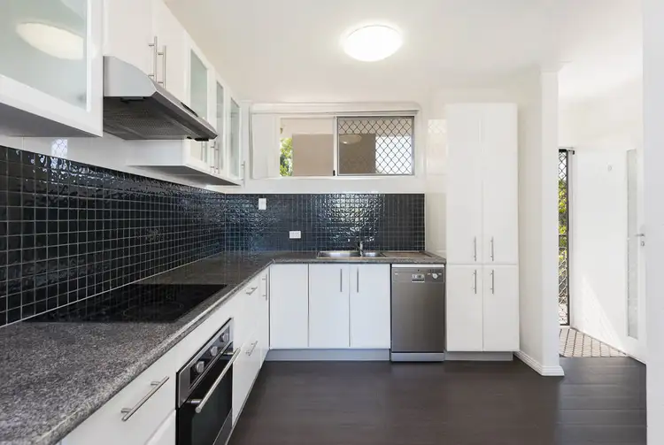 6/28 Hawthorne Street, Woolloongabba QLD 4102