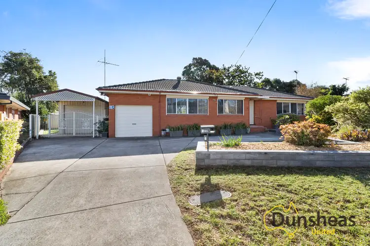 5 Chelsea Place, Glenfield NSW 2167