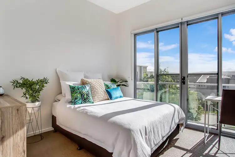 40/5074 Emerald Islands Drive, Carrara QLD 4211