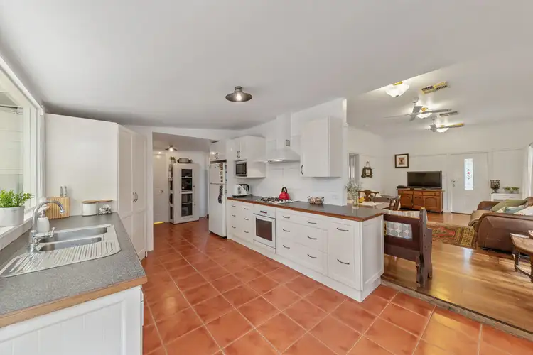 84 Crandon Street, Gosnells WA 6110