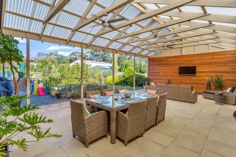 4 Coronet Avenue, Woodcroft SA 5162