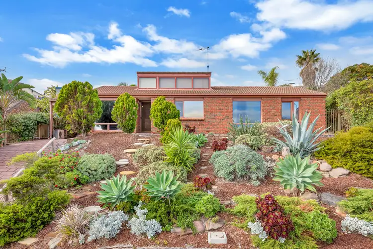 10 Kurrambi Crescent, Hallett Cove SA 5158