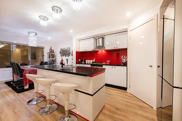 116 Elmslie Drive, Cranbourne East VIC 3977
