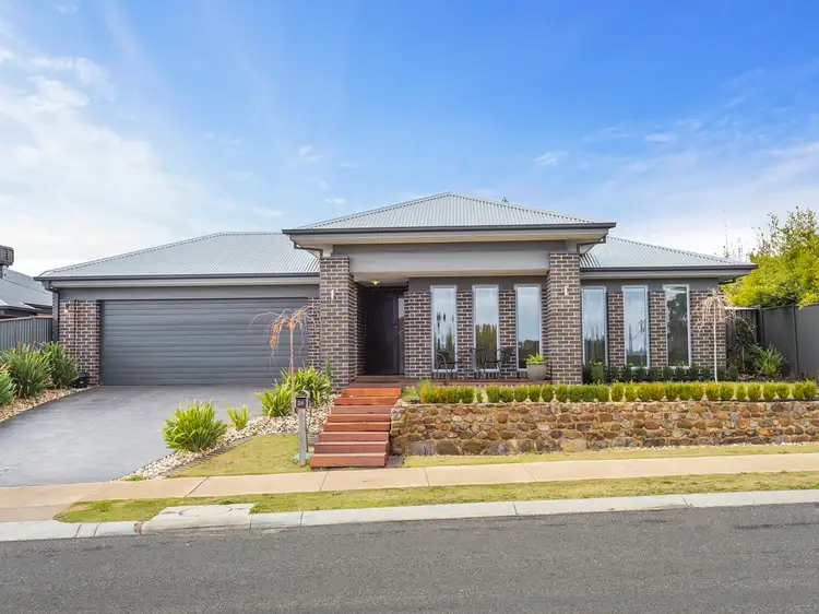 24 Jacobs Avenue, Kyneton VIC 3444