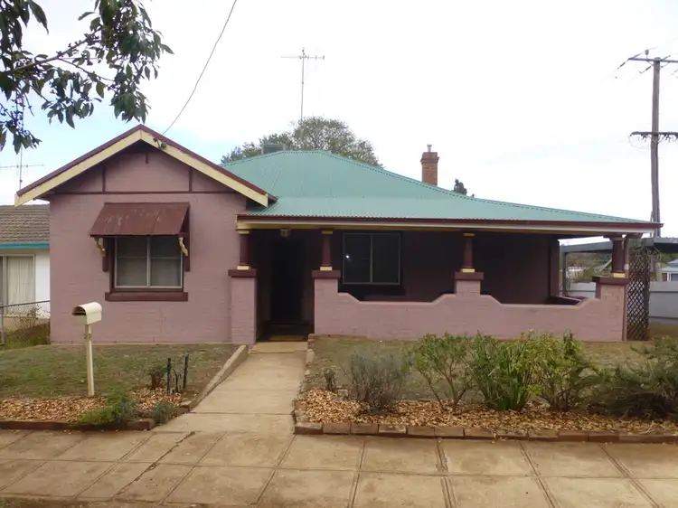 27 Goobang Street, Parkes NSW 2870