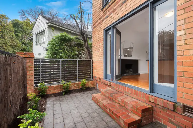 Main view of Homely apartment listing, 3/5 Southey Court, Elwood VIC 3184