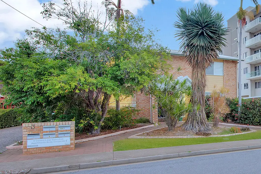 Main view of Homely unit listing, Unit 1/3 Central Lane, Gladstone Central QLD 4680