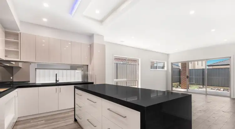 8 Carnsew Street, Kalkallo VIC 3064