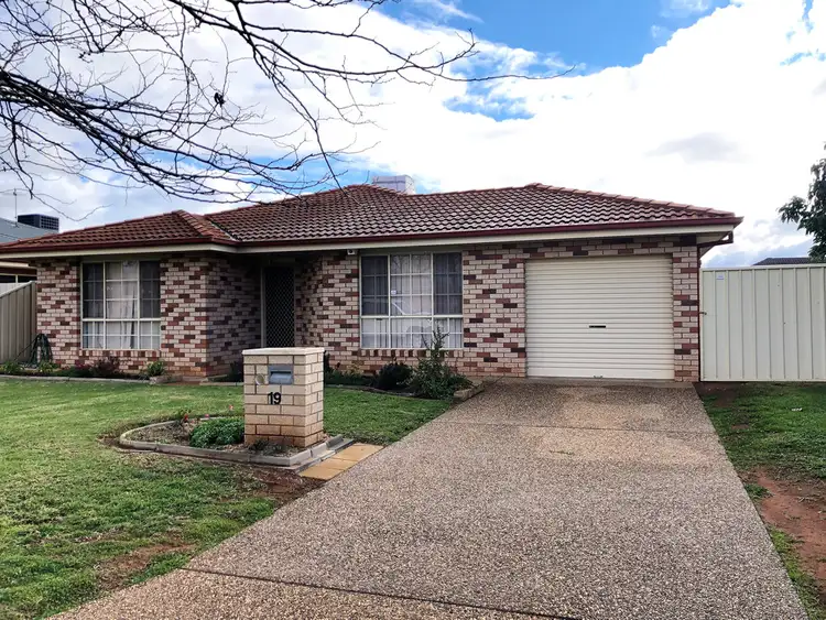 19 Little Road, Griffith NSW 2680