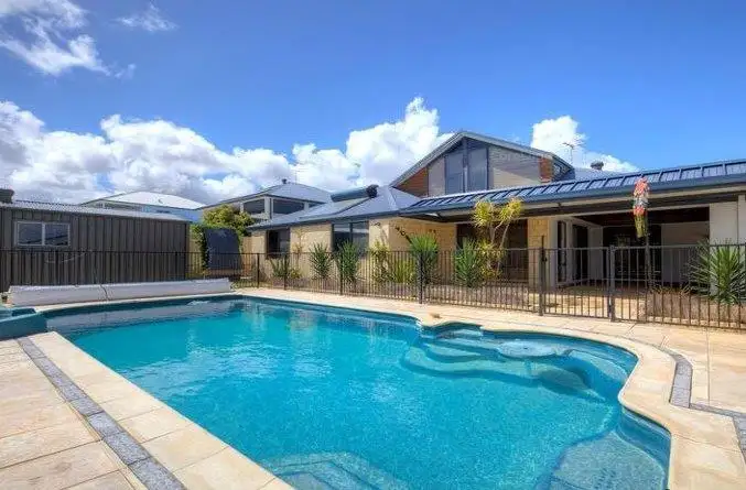 16 Trumpeter Parade, Yanchep WA 6035