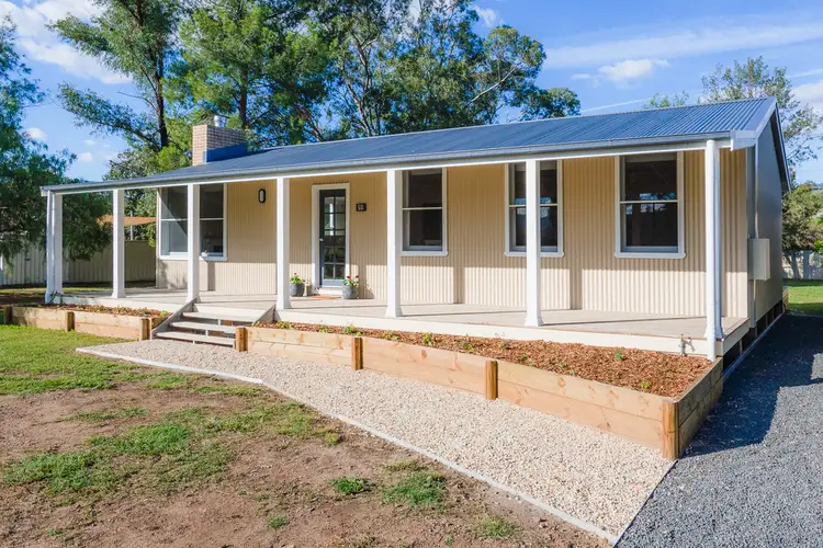18 GLADSTONE STREET, Wingen NSW 2337