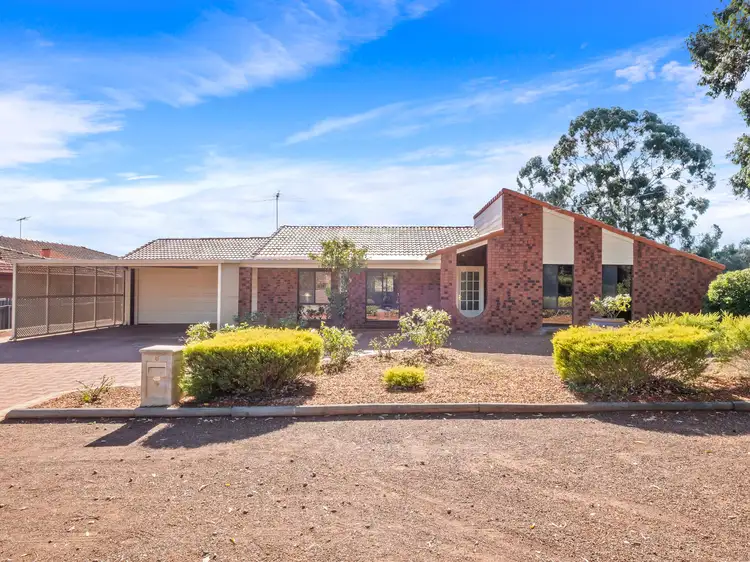 8 Lalor Place, Kalamunda WA 6076
