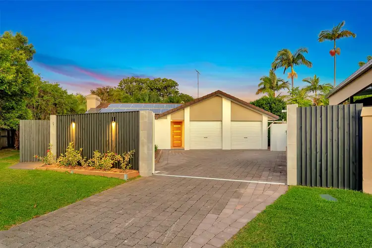 Second view of Homely house listing, 9 Wagin Court, Mermaid Waters QLD 4218