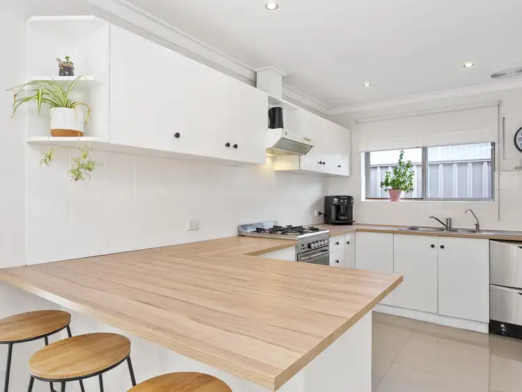 Fifth view of Homely house listing, 8 Cavell Place, Huntingdale WA 6110