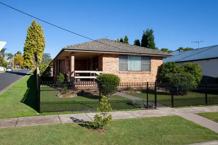 11 Charles Street, East Maitland NSW 2323