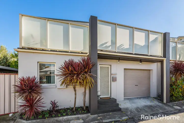 5 Deborah Lane, Newport VIC 3015