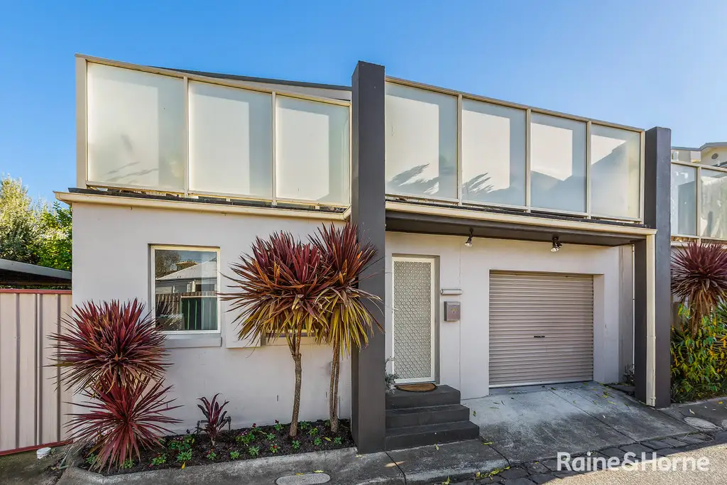 Main view of Homely townhouse listing, 5 Deborah Lane, Newport VIC 3015